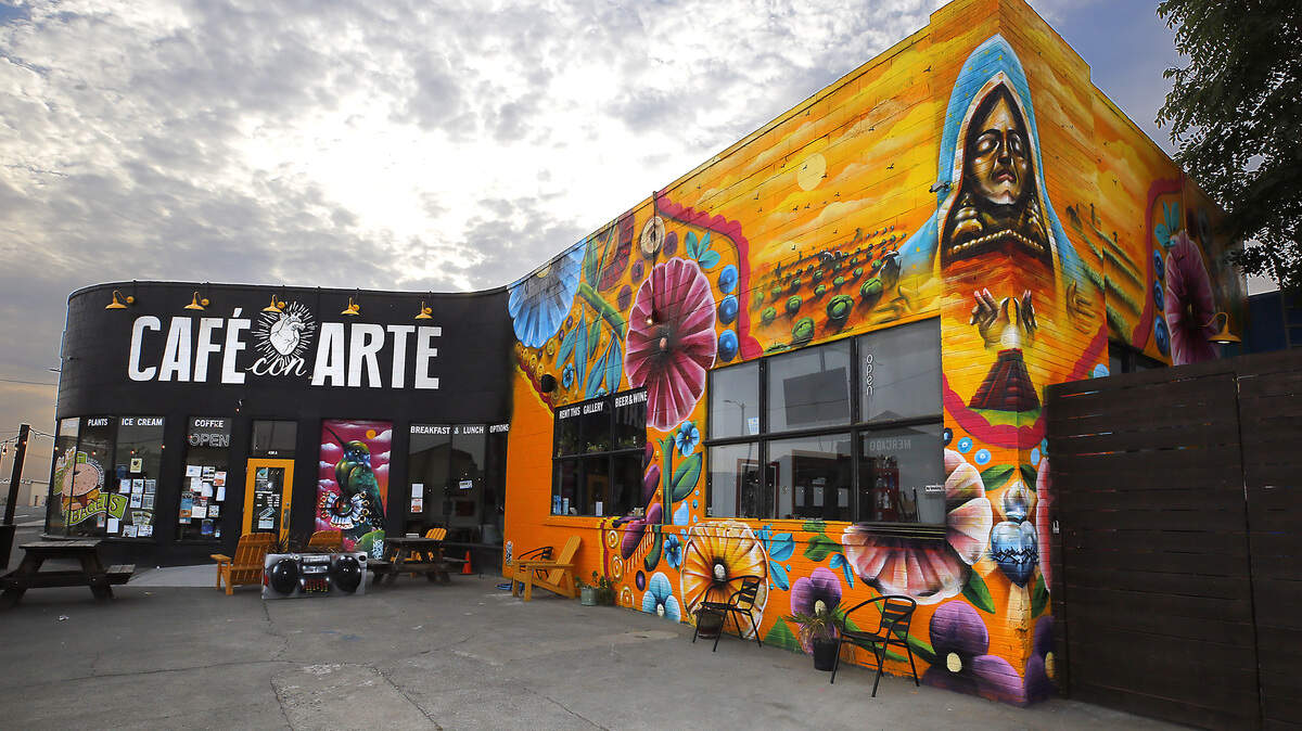 Café con Arte mural exterior downtown Pasco